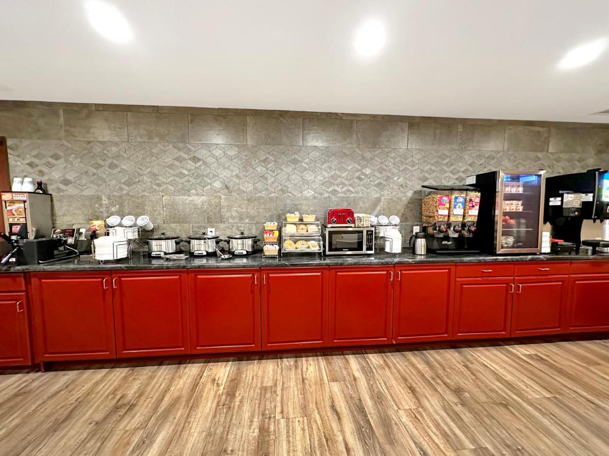 Estherville Hotel & Suites Ngoại thất bức ảnh