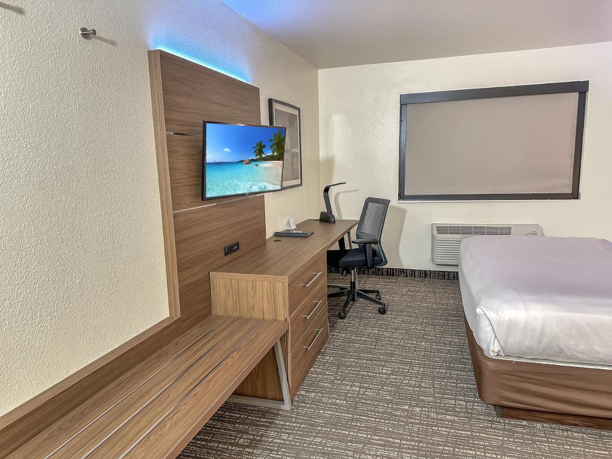 Estherville Hotel & Suites Ngoại thất bức ảnh
