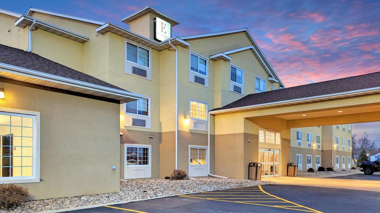 Estherville Hotel & Suites Ngoại thất bức ảnh