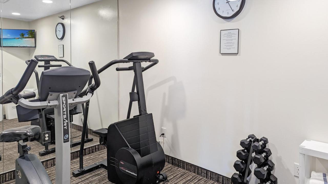 Estherville Hotel & Suites Ngoại thất bức ảnh