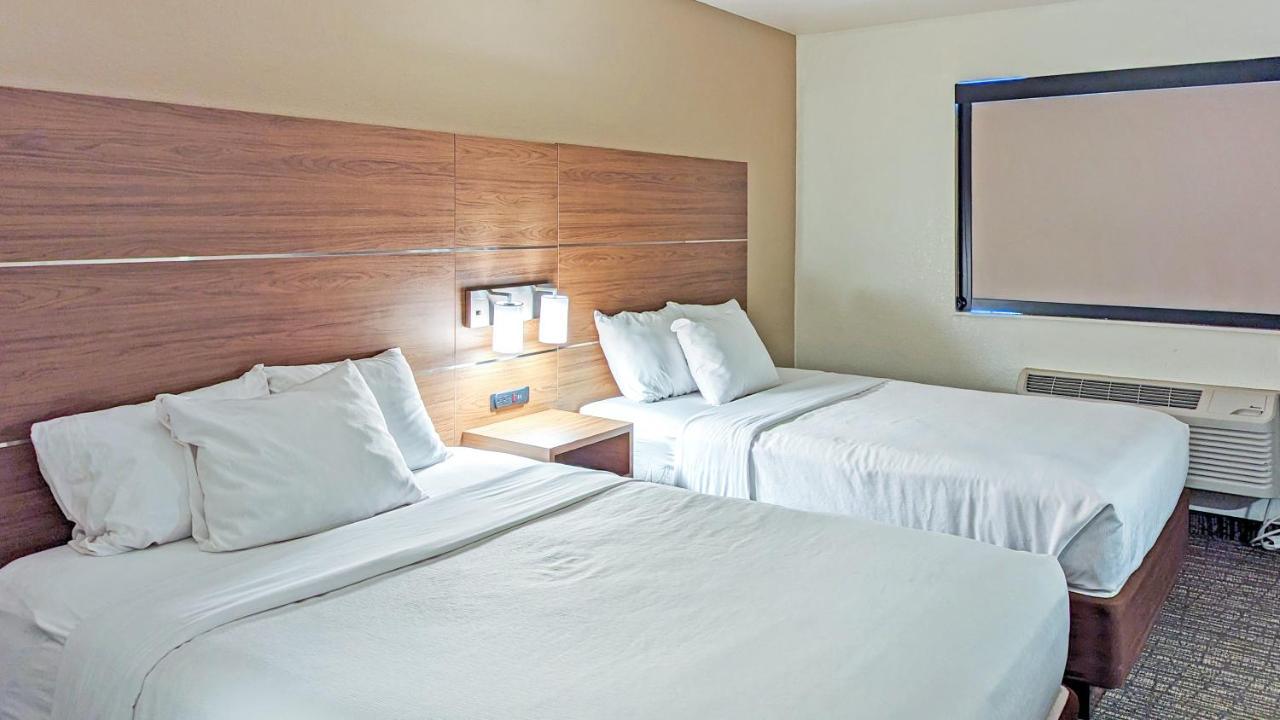 Estherville Hotel & Suites Ngoại thất bức ảnh