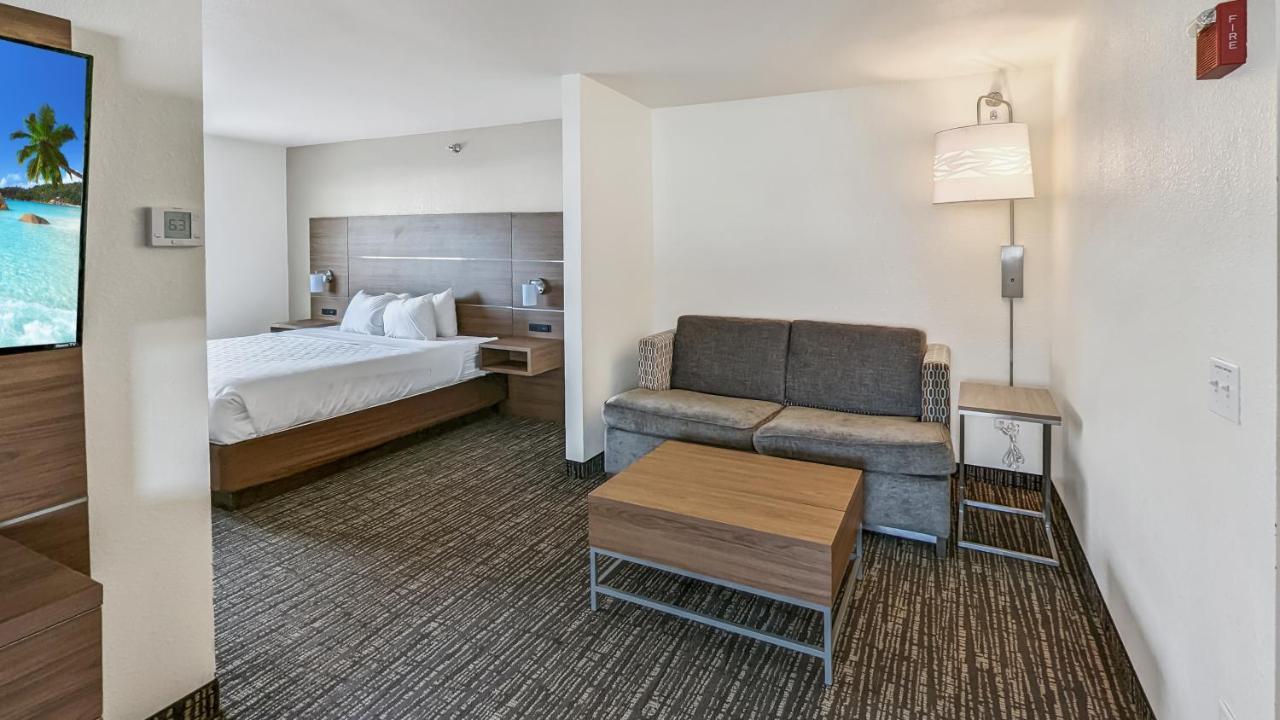 Estherville Hotel & Suites Ngoại thất bức ảnh