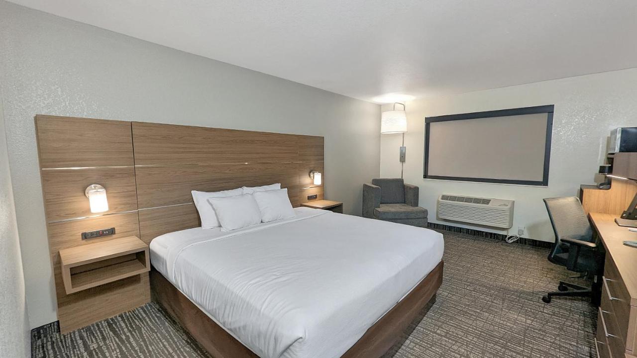 Estherville Hotel & Suites Ngoại thất bức ảnh